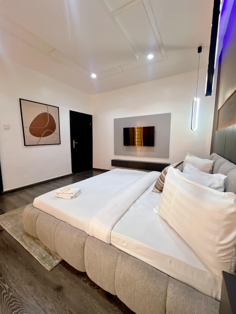 Larina Apartments gallery image 2