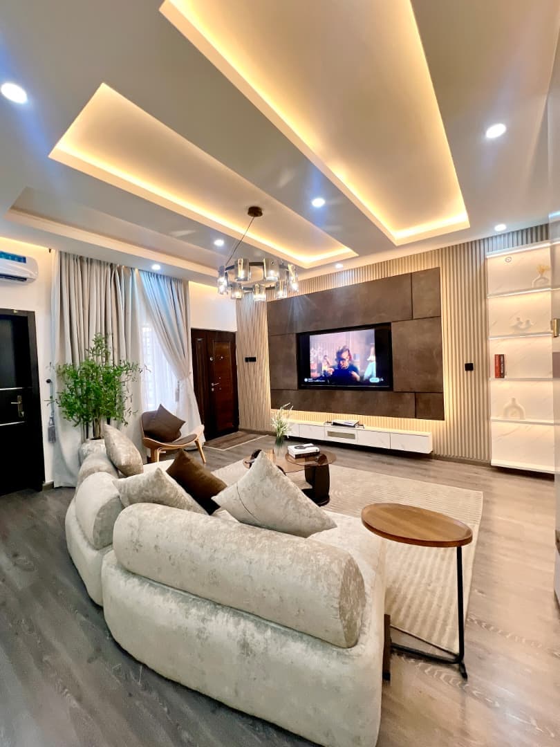 Larina Apartments gallery image 4